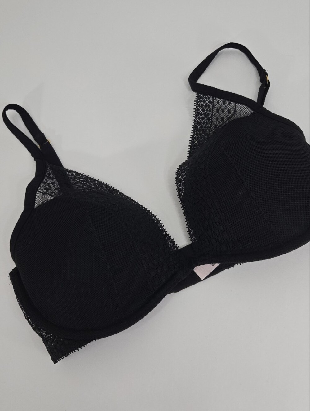 Victoria's Secret plunge black lace‎ bra